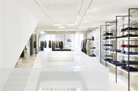 usine dior vetement